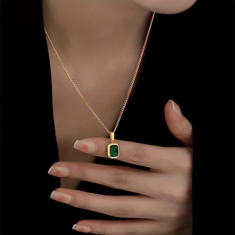 

1pc Classical Emerald Geometric Rectangle Pendant Exquisite Temperament Necklace Clavicle Chain, Holiday Gift For Mom On Mother's Day, Women's Elegant Light Luxury Necklace Jewelry
