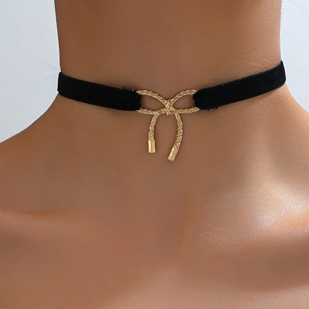 

1pc Fashion Minimalist Twist Bow Black Flannelette Choker Neck Chain Ladies Dark Sweet Cool Style Personality Collar Exquisite Jewelry Decoration Accessory