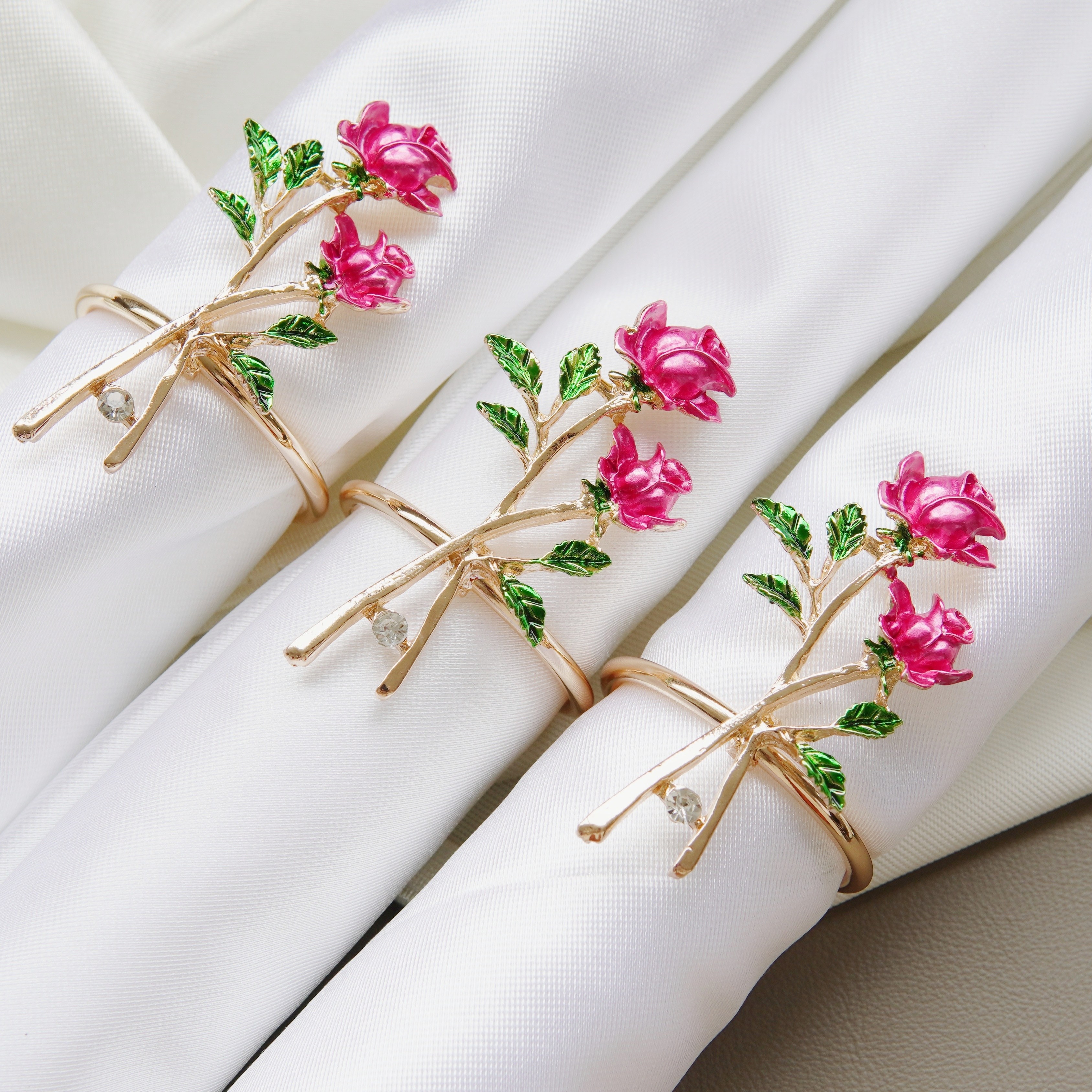 

6pcs Golden Metal Rose Napkin Rings, Elegant , Day, Valentine's Day, Wedding, Birthday, And Festival Decorations