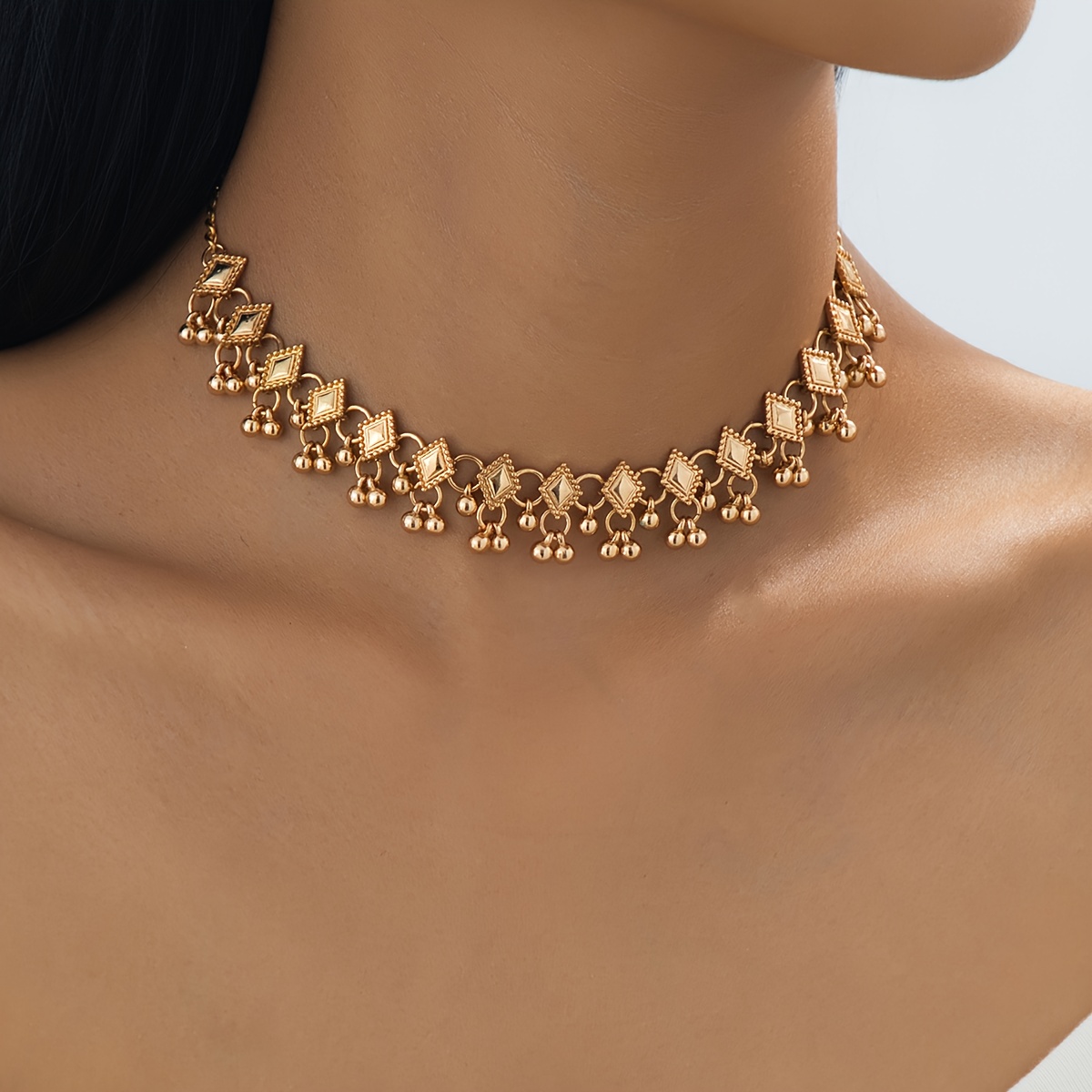 E-shop 1 Stück modischer, vielseitiger verführerischer Choker-Halskette. Vintage geometrischer dreidimensionaler Bohemian-Stil, jugendliche schöne