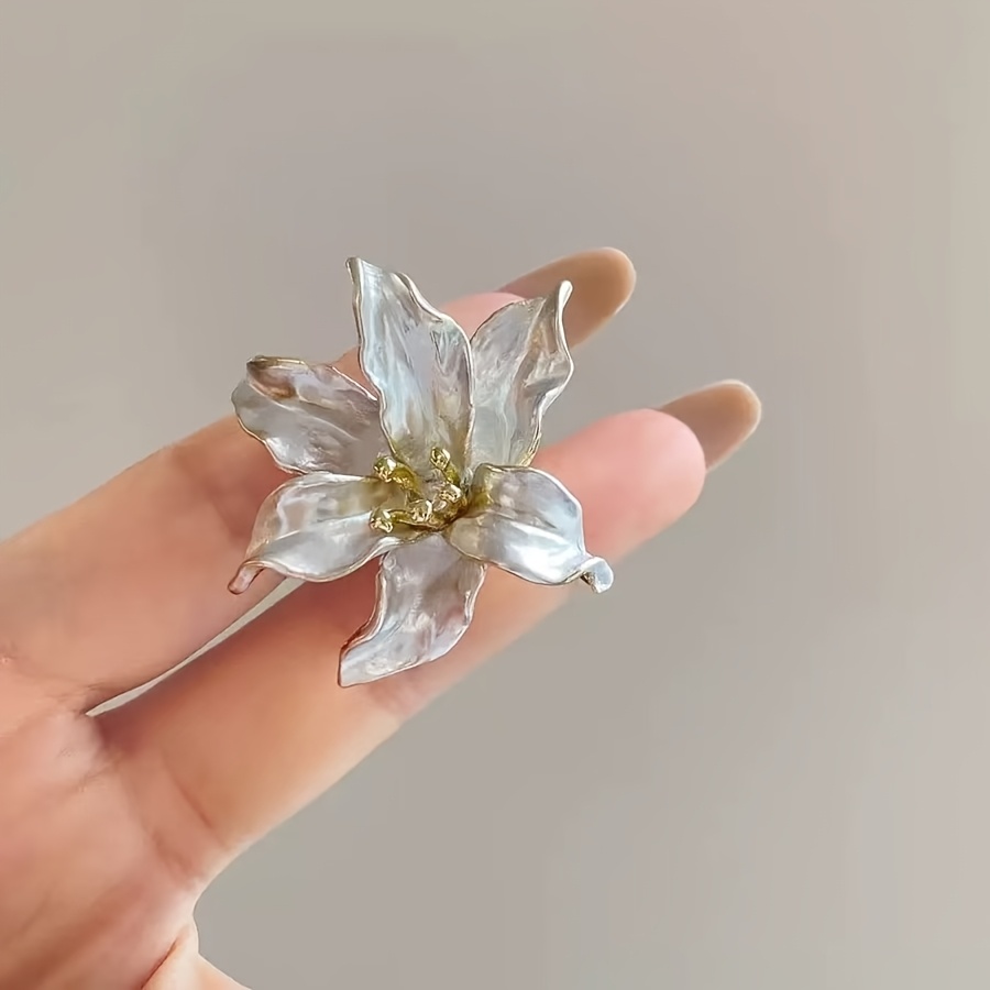Women's Minimalist Floral Ring, Light Luxury Design