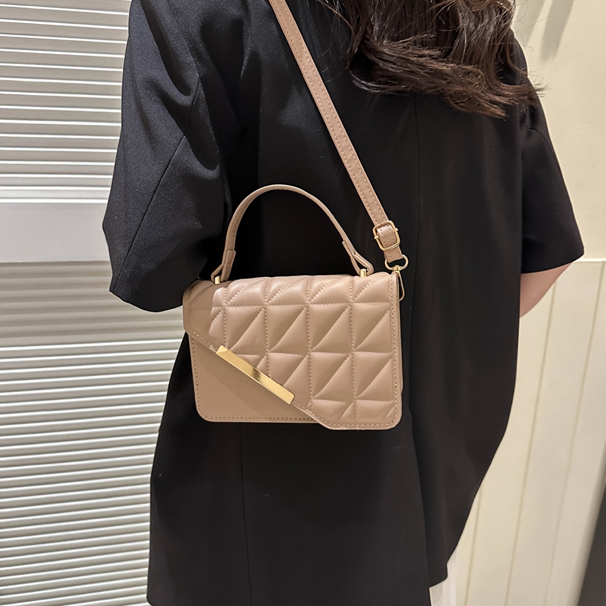 Elegante bolso bandolera de lona sintética, elegante bolso de hombro para mujer, regalo perfecto para Navidad, Año Nuevo o Día de San Valentín, bolso especial para ocasiones especiales | Elegante cartera | Bolso de hombro lujoso de una sola mano. Este bolso tiene cuatro colores: blanco, negro, azul y khaki.