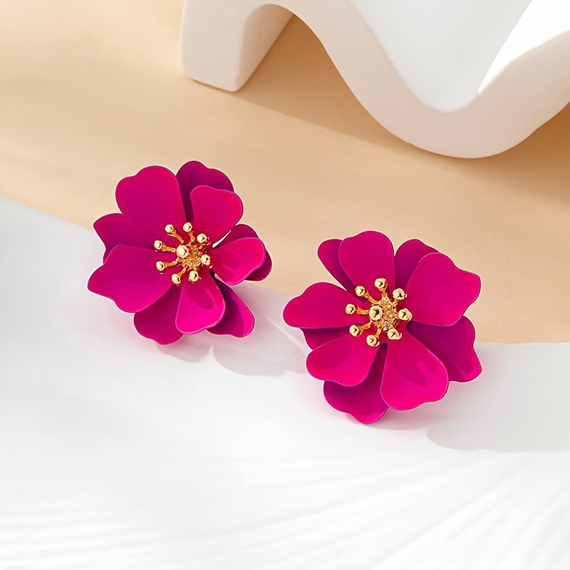 Image of A Pair Of Fashionable Vacation-style Spray-painted Floral Earrings Suitable For Women To Wear While Traveling
