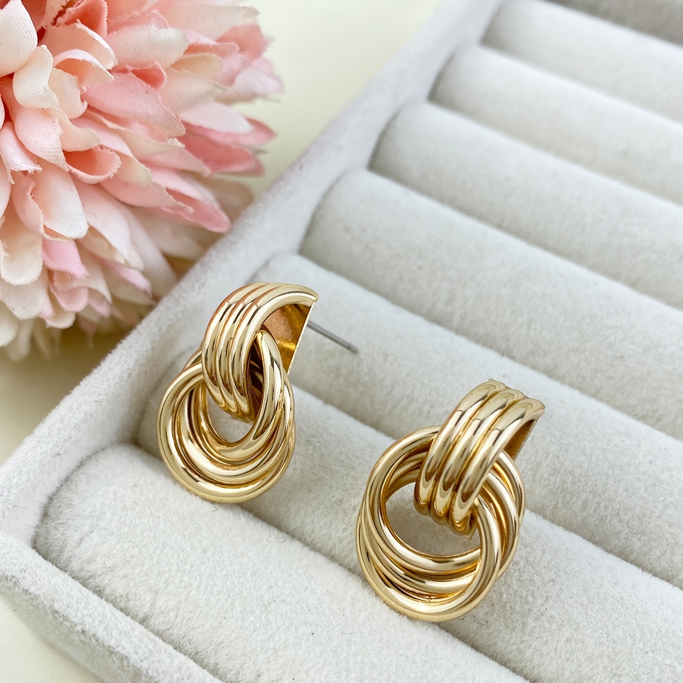 

1 Pair Elegant Simple Geometric Golden Earrings, Iron With Steel Posts, For And Music Festivals, Novelty Earrings