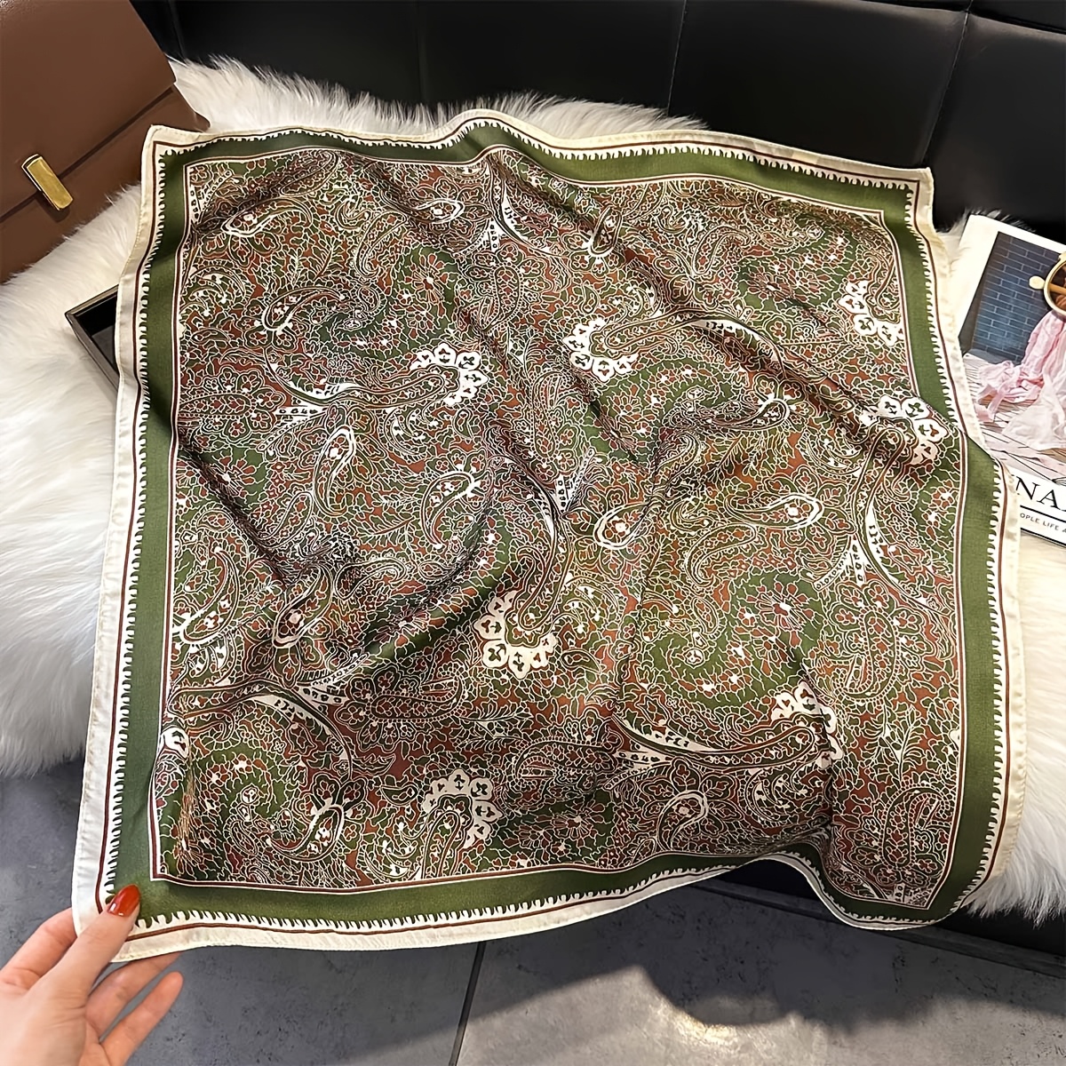 E-shop Olivgrüner Paisley Schal, Quadratischer Schal | Ein anspruchsvoller Kopftuch, geeignet für Pendeln und Freizeitkleidung, vielseitig als