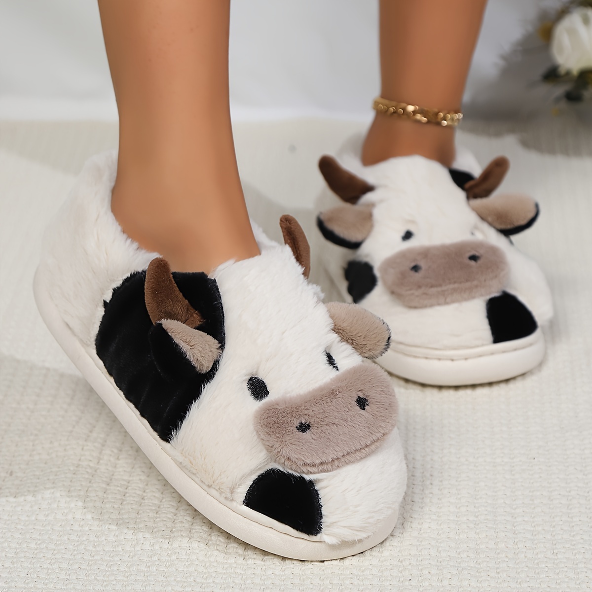 

Soft And Cozy Indoor Slippers For Women, Cartoon Design, Slip-resistant Eva Sole, Fleece Lining, Easy Care