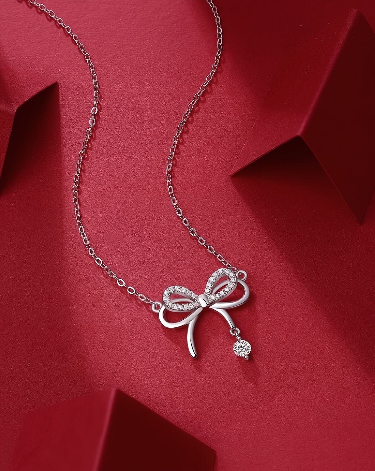 锆石贵还是莫桑石贵，锆石跟莫桑石哪个好