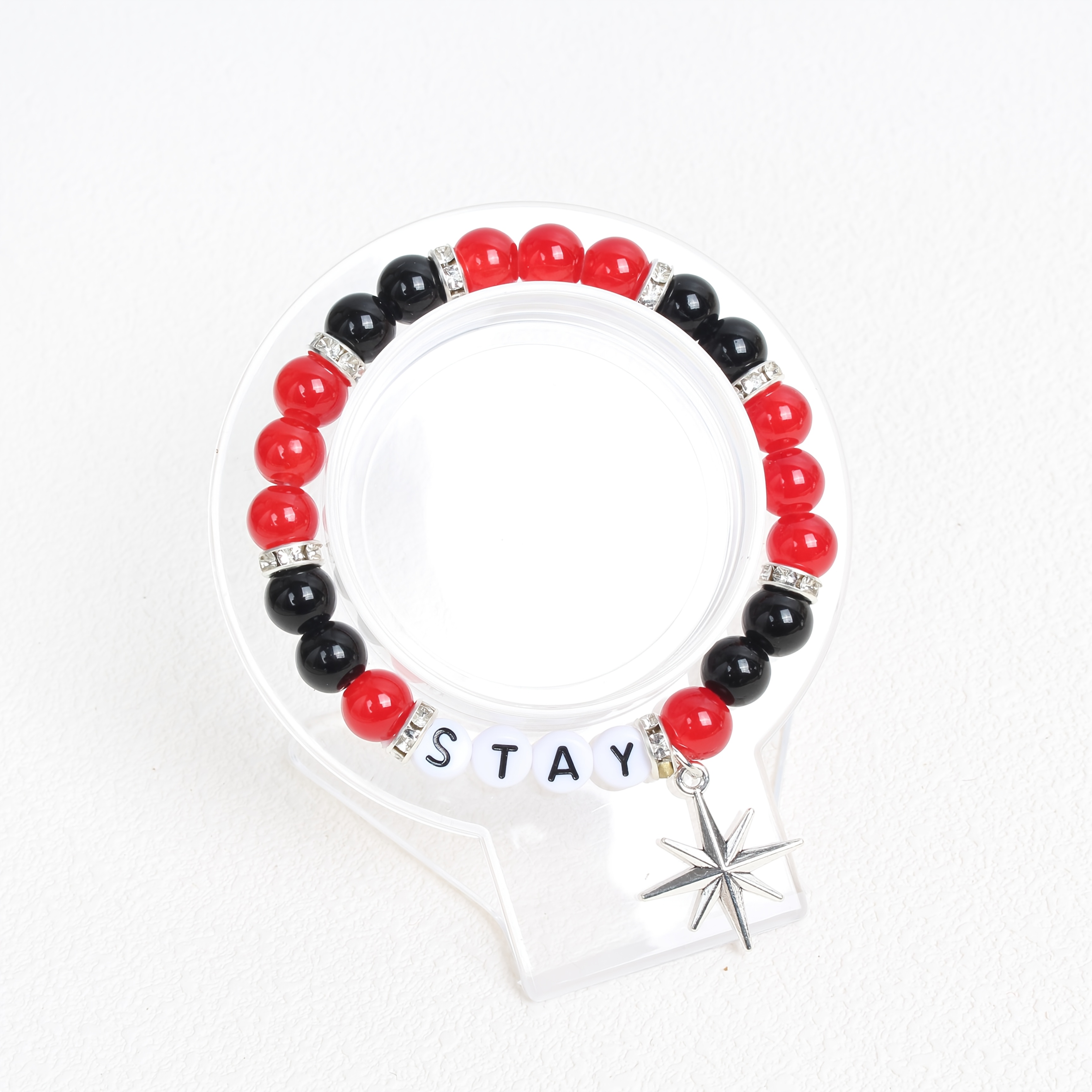 TEMU Bracelet d'inspiration rouge STAY avec pendentif étoile octogonale brillante et perles alvéolées de lettre B, accessoire de bracelet
