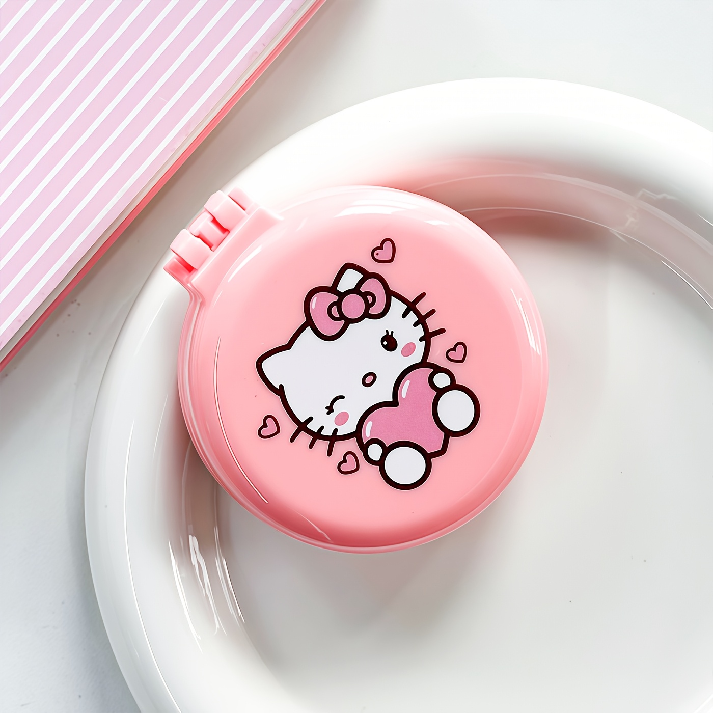E-shop Sanrio Hello Kitty Tragbarer Faltbarer Luftkissen-Kamm mit Spiegel - Leichter glatter Haarkamm Make-up Spiegel in einem für Frauen, geeignet für
