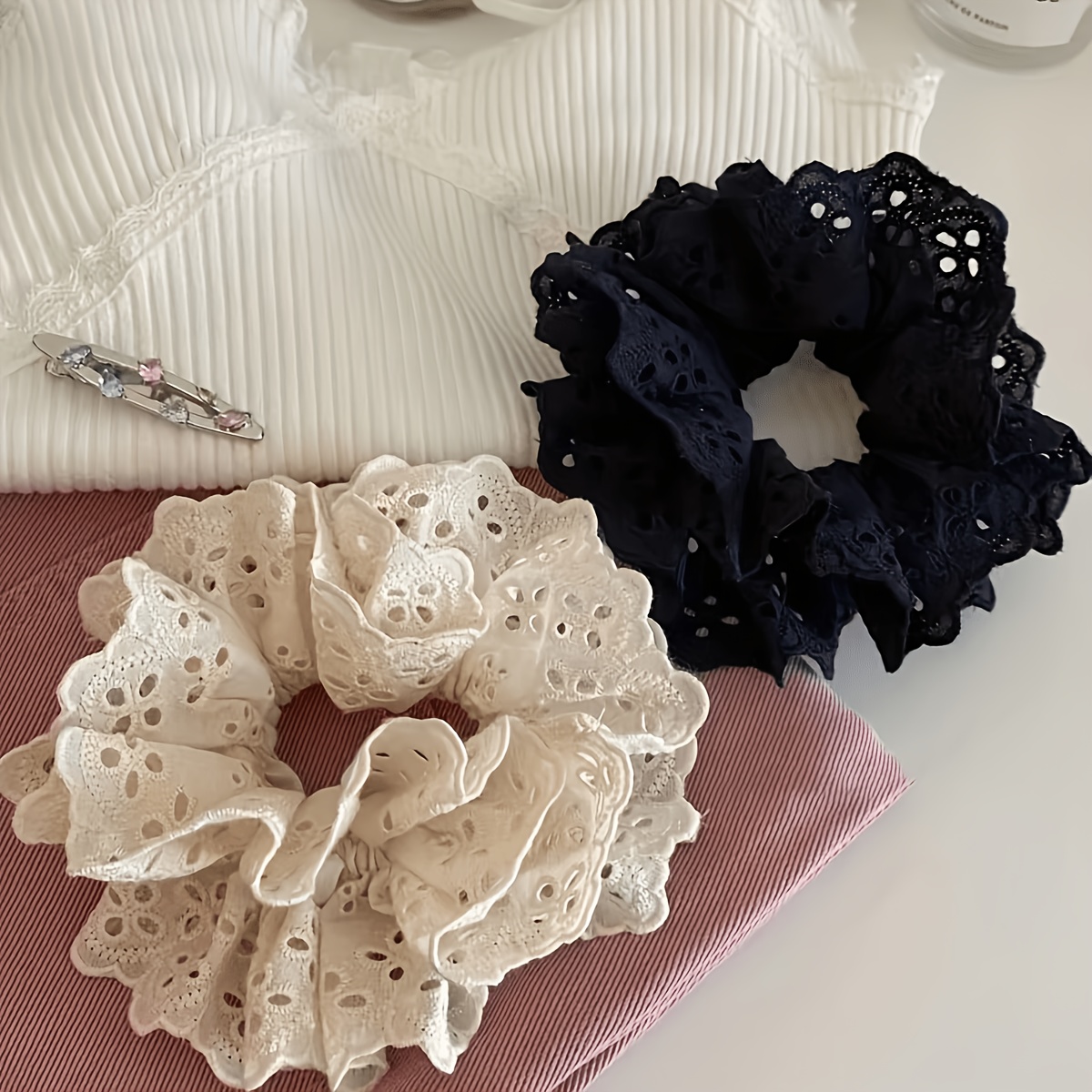 TEMU 2pcs Nouveaux Chouchous Gras en Dentelle Noire et Blanche Super Ajourés, Élastiques à Cheveux Élégants et Mignons, Adaptés aux Queues de Cheval