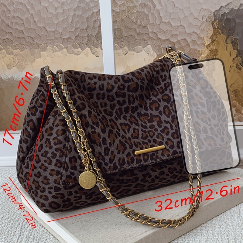 New Women's Fashion Trend Leopard Print Crossbody Bag with Delicate Strap and Elegant Golden Zipper. A Stylish Accessory for Commuting to Work, Shopping, Travel, Picnics, Camping, or Couple Dates. Ideal as a Gift for Loved Ones, Friends, or as a Coin