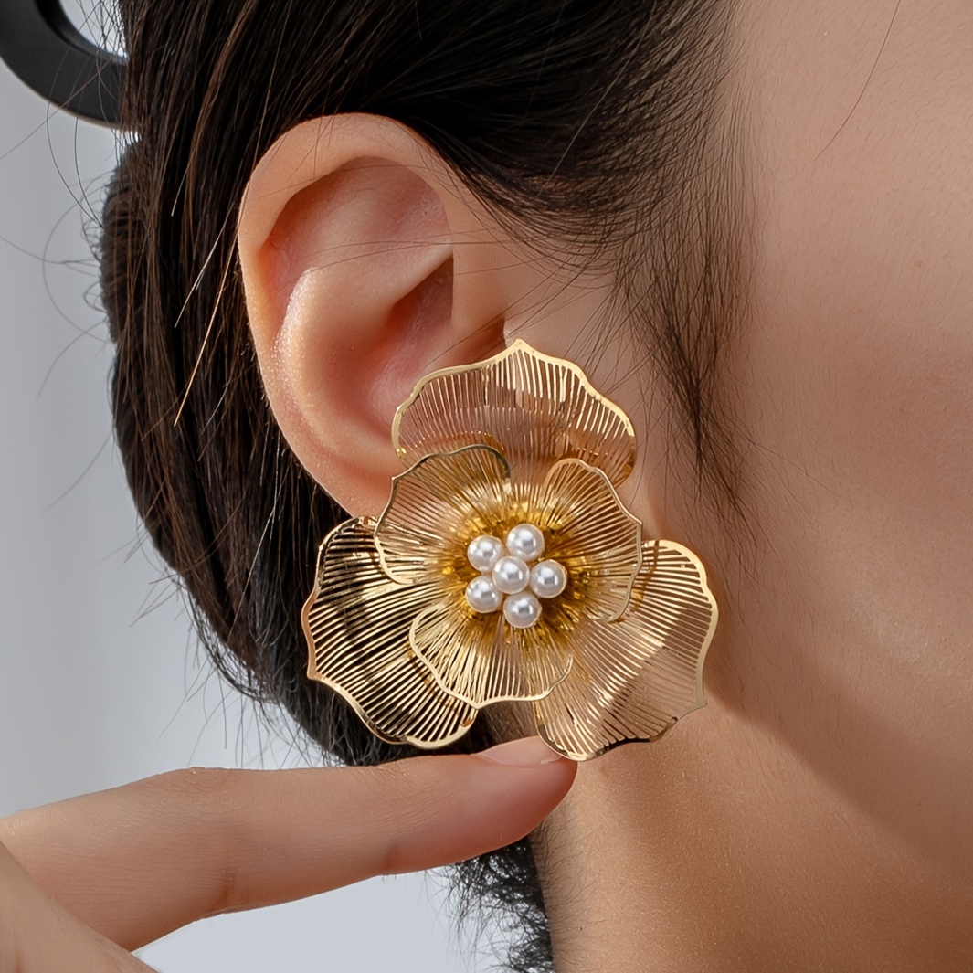 

1 Pair Bohemian Chic 3d Double-layer Flower Earrings With Faux Pearl Decor, Elegant Stud Earrings For Women