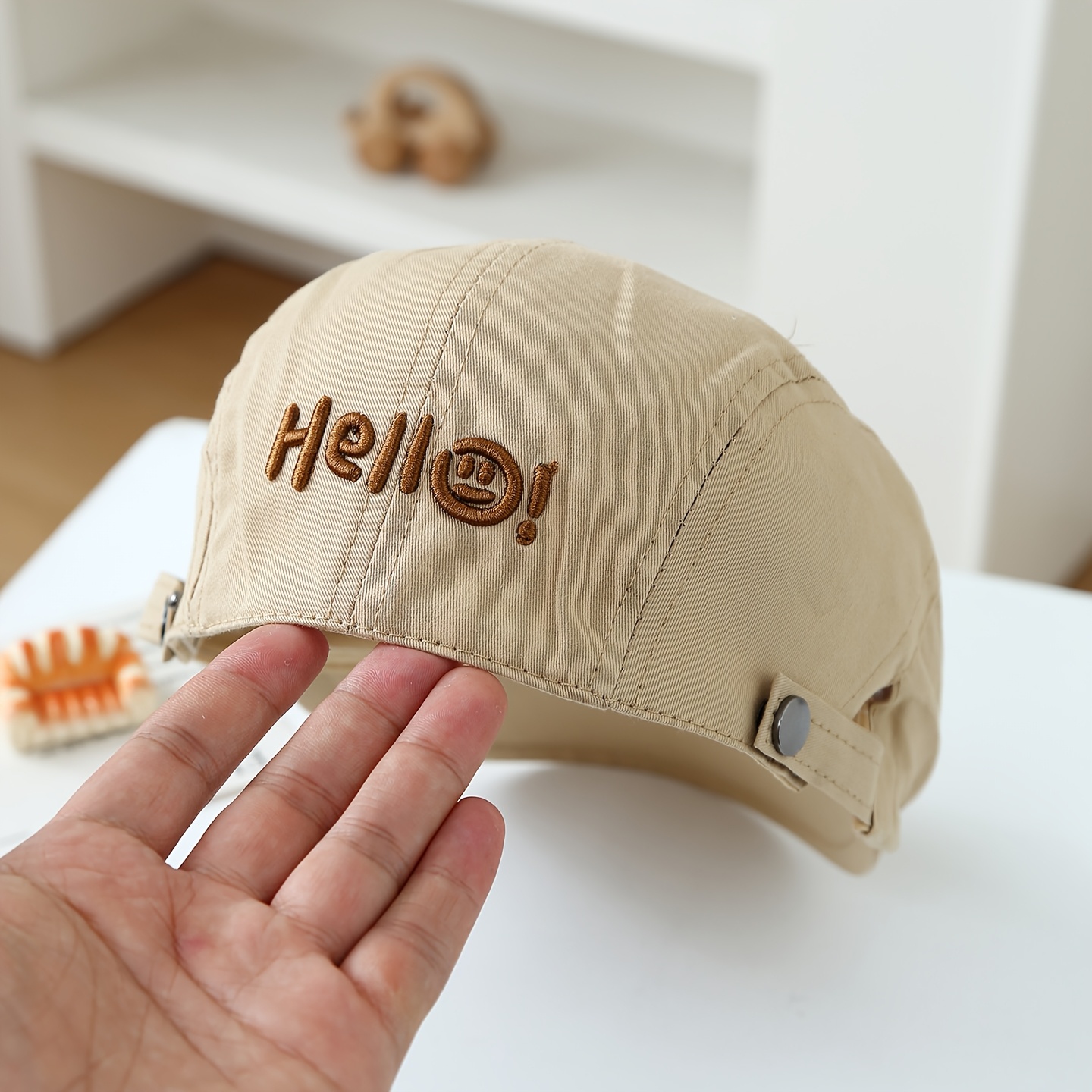 1pc British Style Beret Cap Unisex Vintage Beret Duckbill Hat Painter's Cap Hello Embroidery Hat