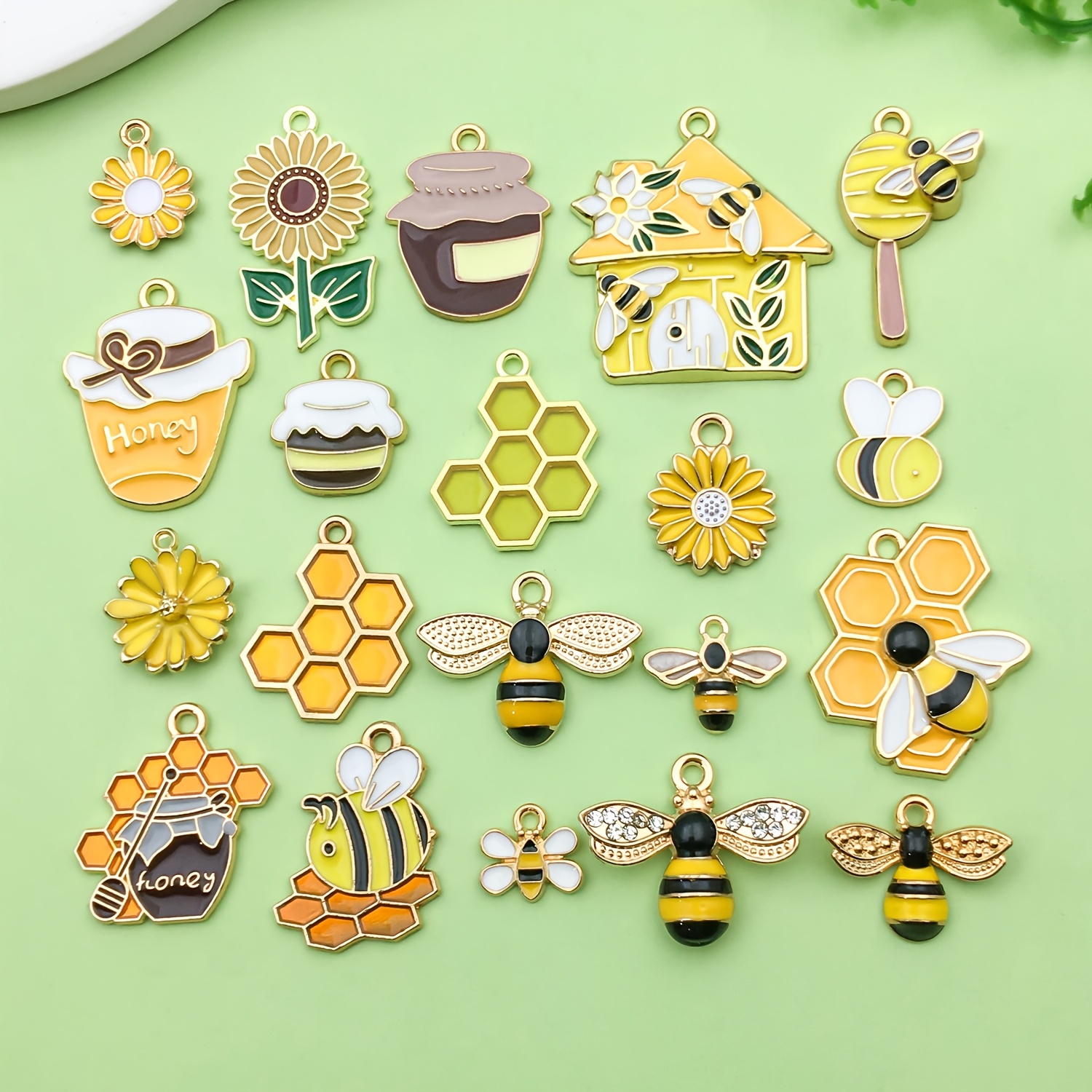 

20pcs Enamel Bee & Honeycomb Charm Set - Making Kit For Bracelets, Necklaces, Earrings, Keychains - Zinc Alloy Craft Accessories, Cartoon, Flower, Pendant