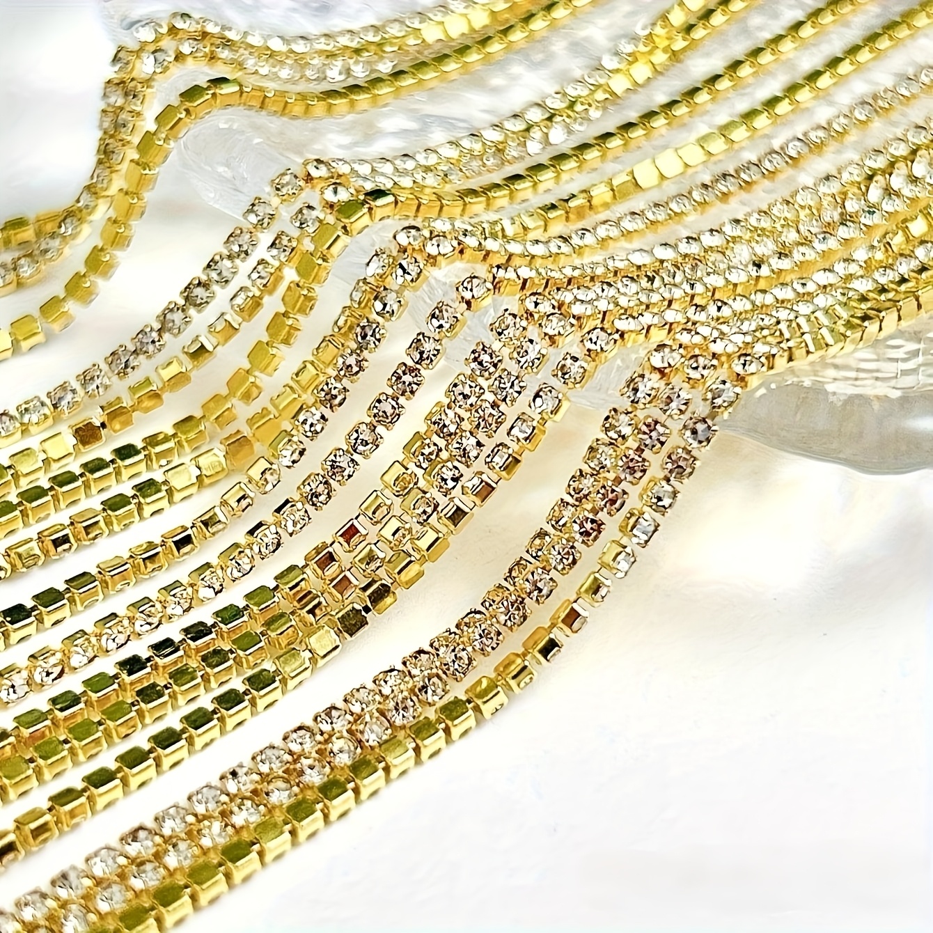 A 1-meter Golden Metal Chain With Stone Decorations, A High-end Versatile Cutting Size That Used For Nail Chains And Jewelry Additions