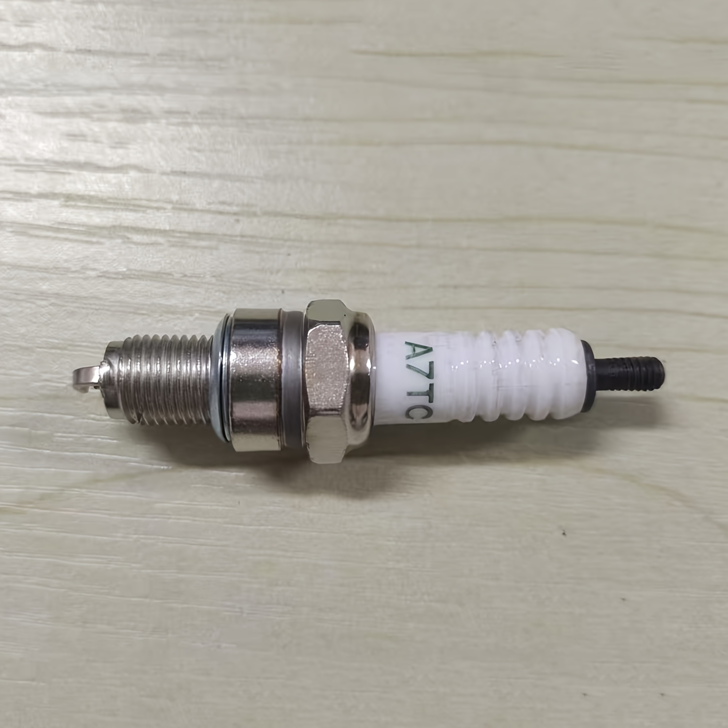 1pc A7tc Spark Plugs - Stainless Steel, Ignition For Motorbikes - Ideal For Street Motor Scooters
