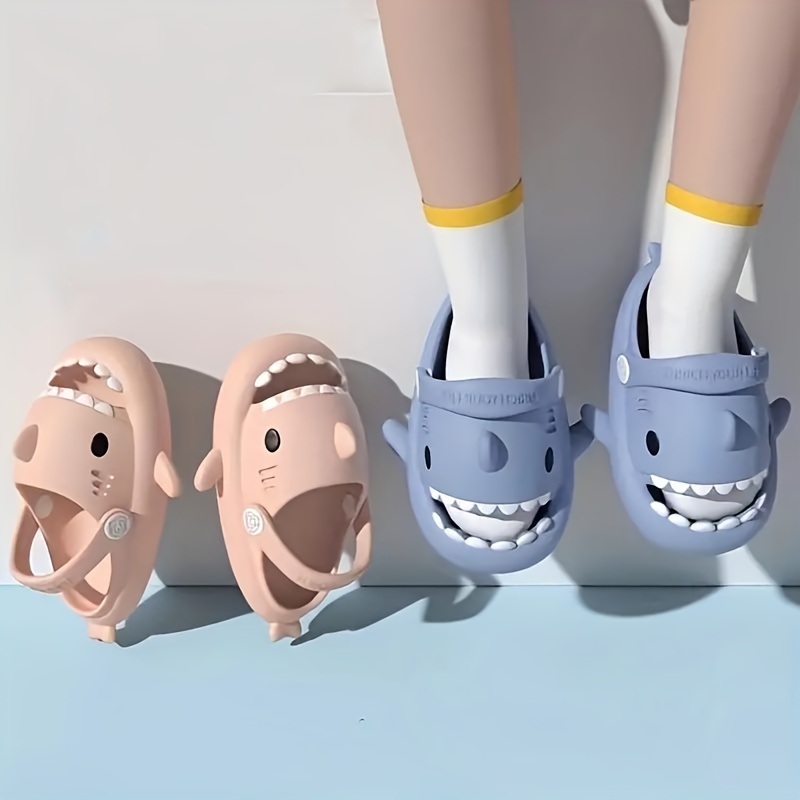 ZXCDINO Suitable for boys and girls Adorable EVA Shark Design Clogs, Breathable Lightweight Non Slip Soft Sole Slippers, Kids Footwear