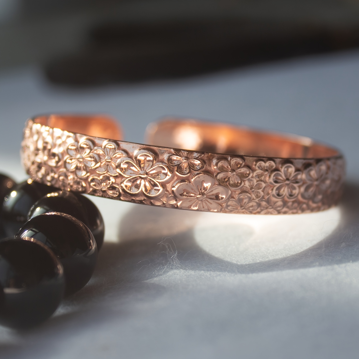 TEMU 1pc Women's Bracelet, Women's Cuffs Bracelet, Pure Copper , Suitable For Daily Wear And Party Gift, Women's Jewelry Gift, Ideal For Girlfriend.