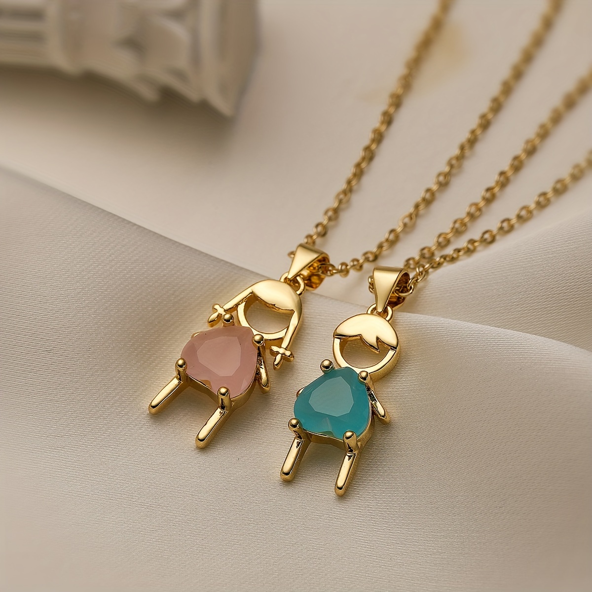 

Copper Gold-plated Boy & Girl Pendant Necklace With Synthetic Gemstone - Cute Vacation Style Jewelry - Daily & Party Wear - Unisex Clavicle Chain For All Seasons