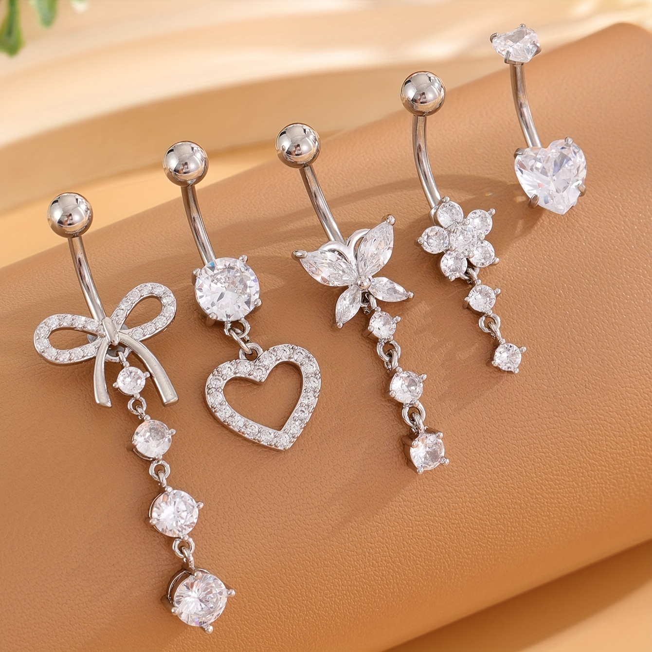 

A Set Of 5 Classic -shaped Heart Flower Composite Zirconia Inlaid Ring Pendants For Women, Stainless Steel, Suitable For Of Pierced Jewelry.