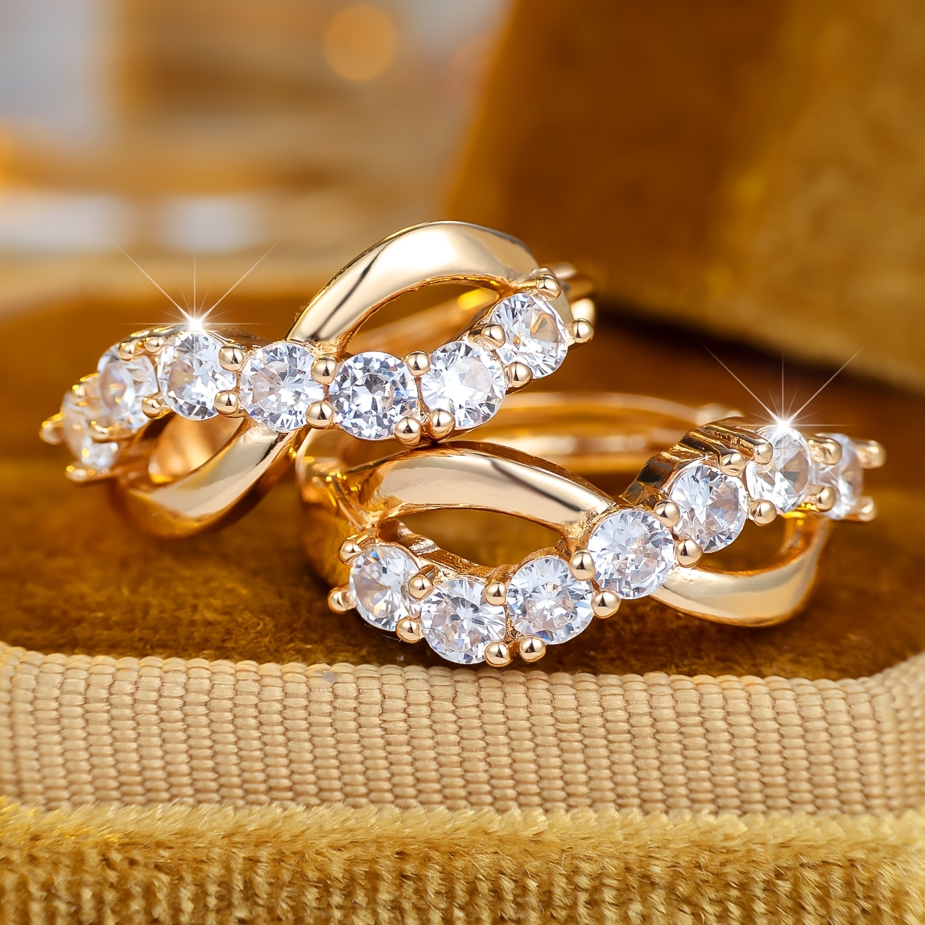Women's Minimalist Figure-eight Hoop Earrings with Zirconia