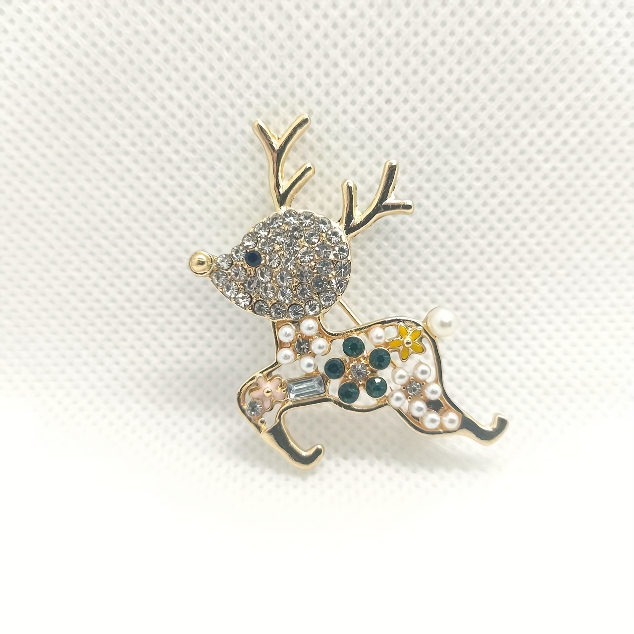 TEMU Cute Christmas And New Year Deer Brooch For Women, Exuding And High-end Charm, Versatile And Exquisite, A Luxurious Accessory For Clothing