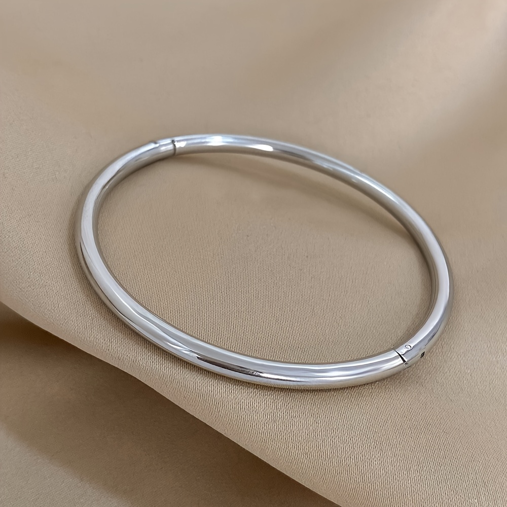 E-shop Minimalistisches Edelstahl-Poliertes Rundes Armband Unisex für Freizeitkleidung, Hochzeitsfeiertagsjubiläum Valentinstag Thanksgiving