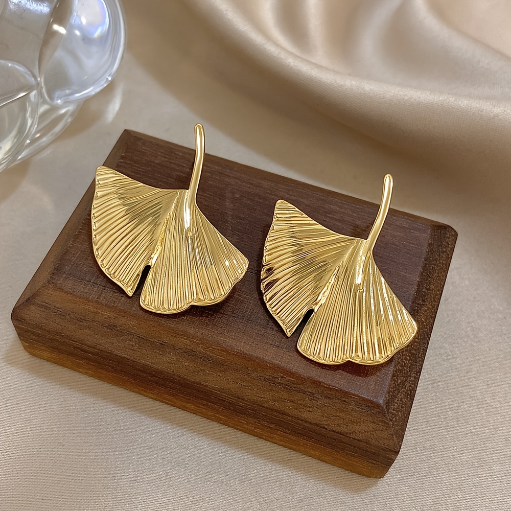 Women's Luxury Ginkgo Leaf Drop Earrings, Exquisite Design