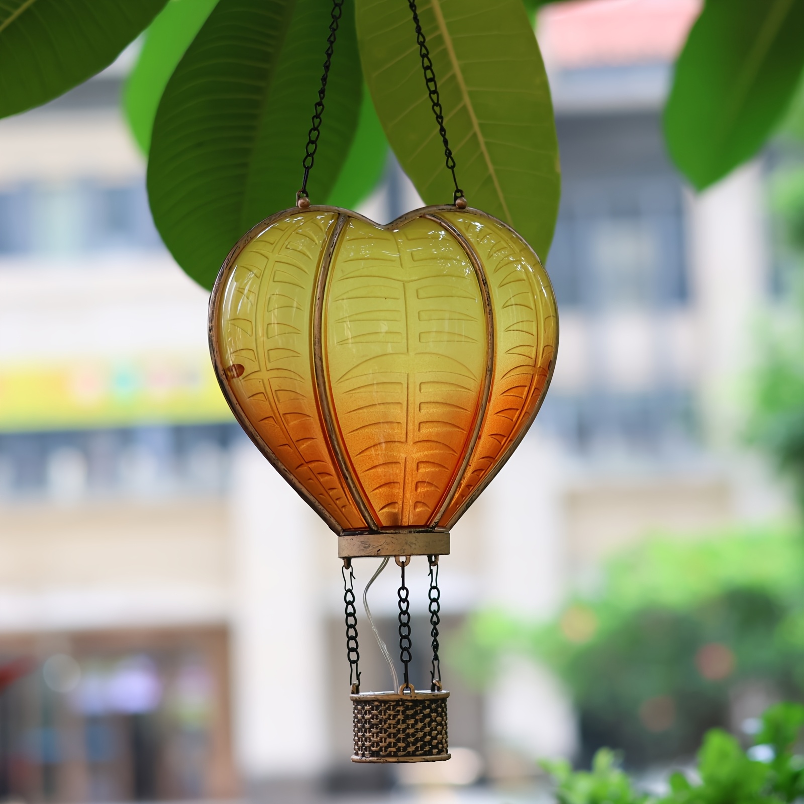 A Heart-shaped Romantic Hot Air Balloon Outdoor Solar Light