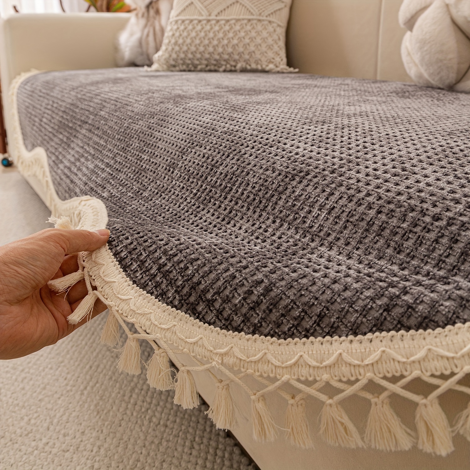 1pc of Uniquely Shaped Tassel Short Plush Non-Slip Sofa Cover, Pet-Friendly Non-Slip Sofa Protector, Suitable for 1/2/3/4 Seat Sofas - Comfortable Home Decor for All Seasons