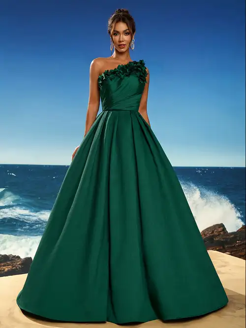 navy blue dress with green accessories Which Color Jewelry Goes with Dark Blue Dresses?