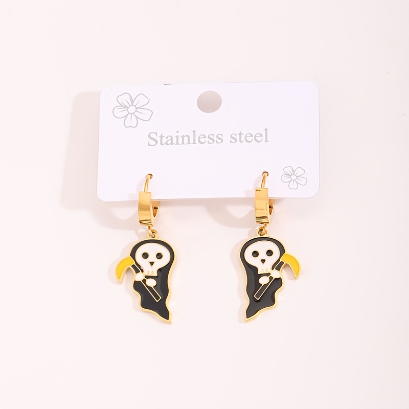 Gothic Halloween Dangle Earrings with Skull Design
