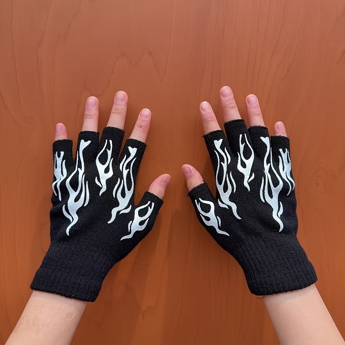 TEMU A Pair Of Halloween Half-finger Gloves, Unisex, Versatile For Daily Wear, Casual And Warm, Suitable For Outdoor And Halloween Cosplay Decoration