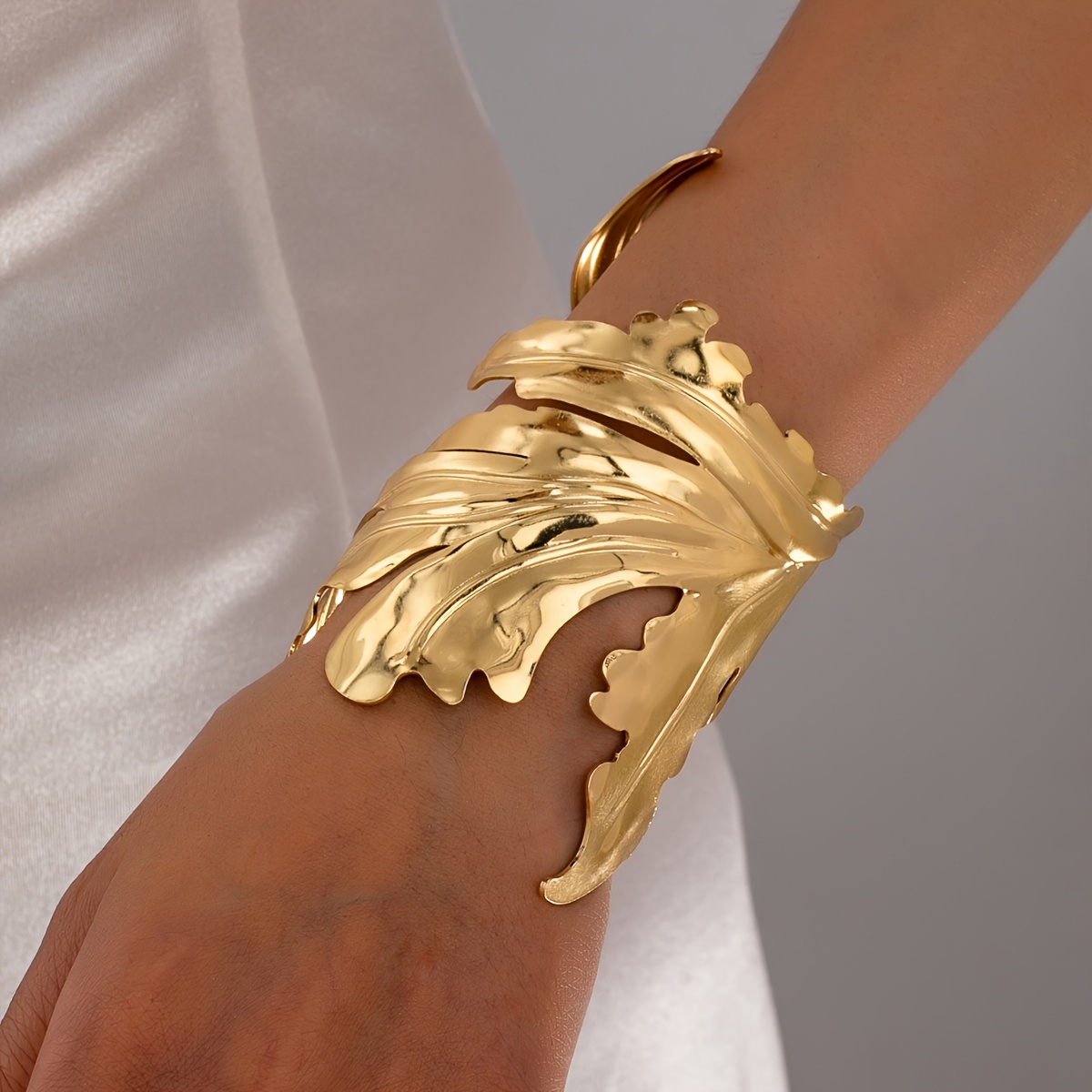 Women's Autumn Statement Exaggerated Golden Yellow Open Bangle