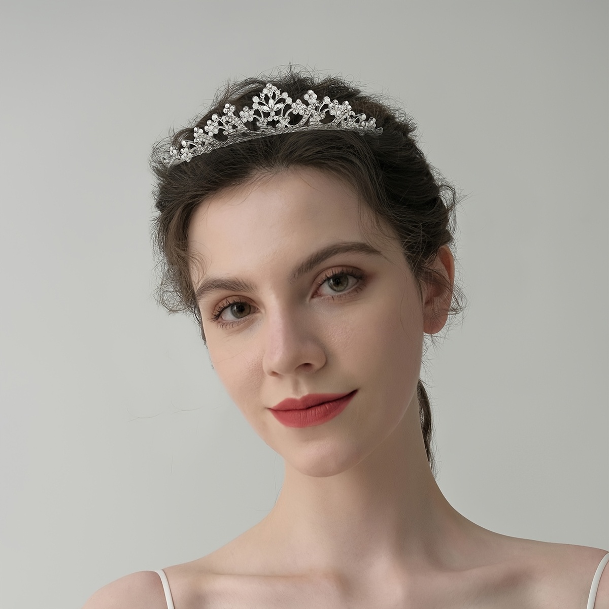 

Elegant Vintage-inspired Alloy Tiara, Rhinestone Studded Bridal Crown, Romantic Wedding Hair Accessory, Hoop For Birthday Party And Banquet