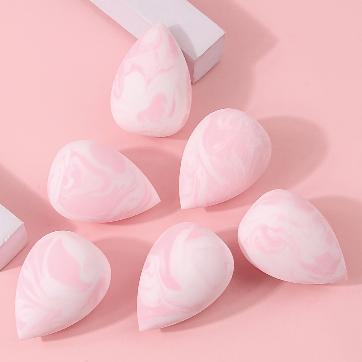 E-shop 6 Make-up-Schwämme, weich hautfreundlich, haftet gut ohne puderiger Look, für trockene nasse Anwendung geeignet. Geeignet für Flüssig-, Creme-,