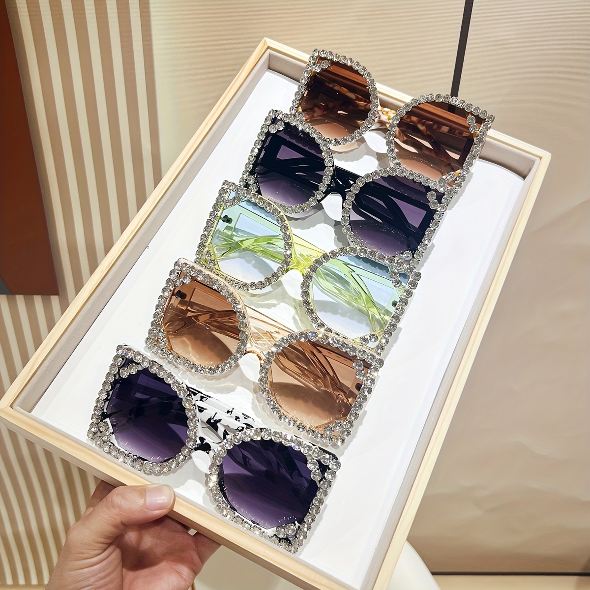 

Extra Large Square Women's Luxury Rhinestone Fashion Gradient Darkening Props Makeup Ball Fashion Glasses