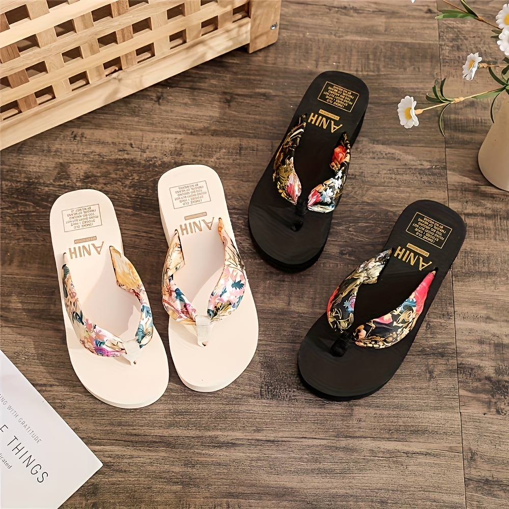 Elegant Bohemian Floral Women'S Flip Flops with Open Toe, Breathable Fabric Strap, Cushioned EVA Sole, Black and White Summer Beach Sandals for Vacation