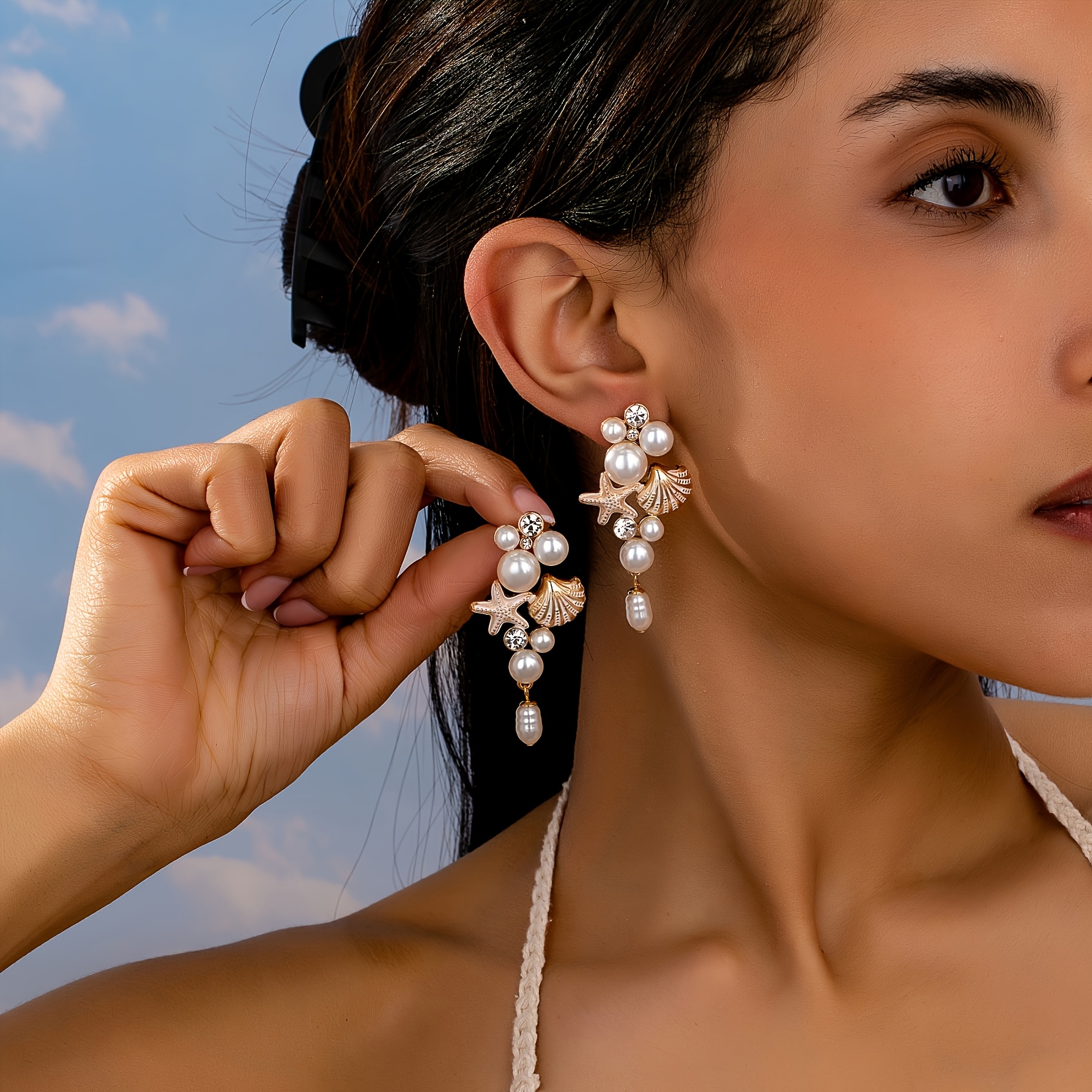 E-shop Ein Paar elegante, modische Boho-Ohrringe mit Kunstperlen, Seestern und Muschel, geeignet für den der Damen und als vielseitiges Geschenk