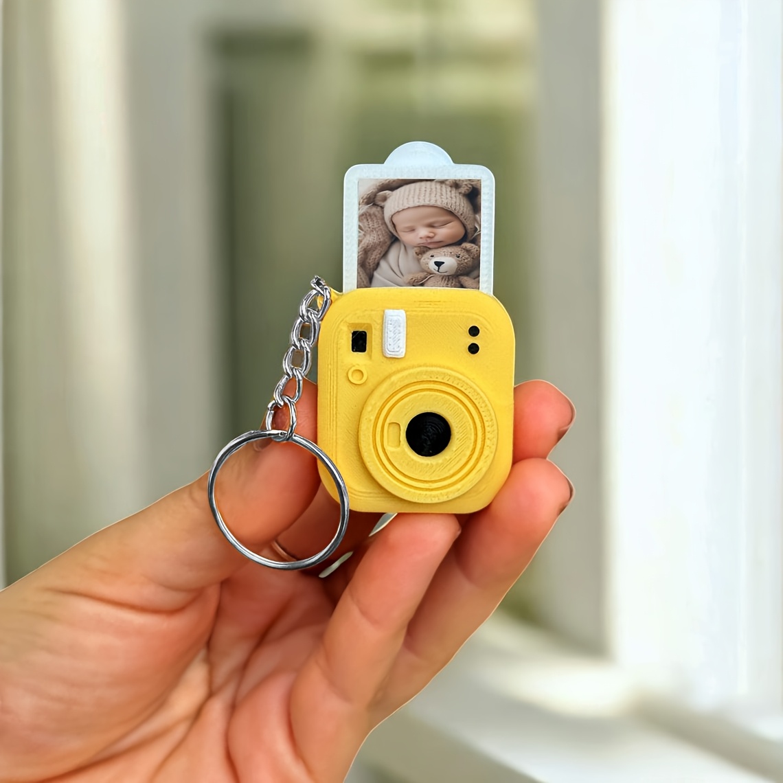 TEMU 1pc Custom Made Camera-shaped Photo Keychains, Personalized Mini Camera Keychains, Backpack Decorations, Backpack Charms, Family Gifts. Unique