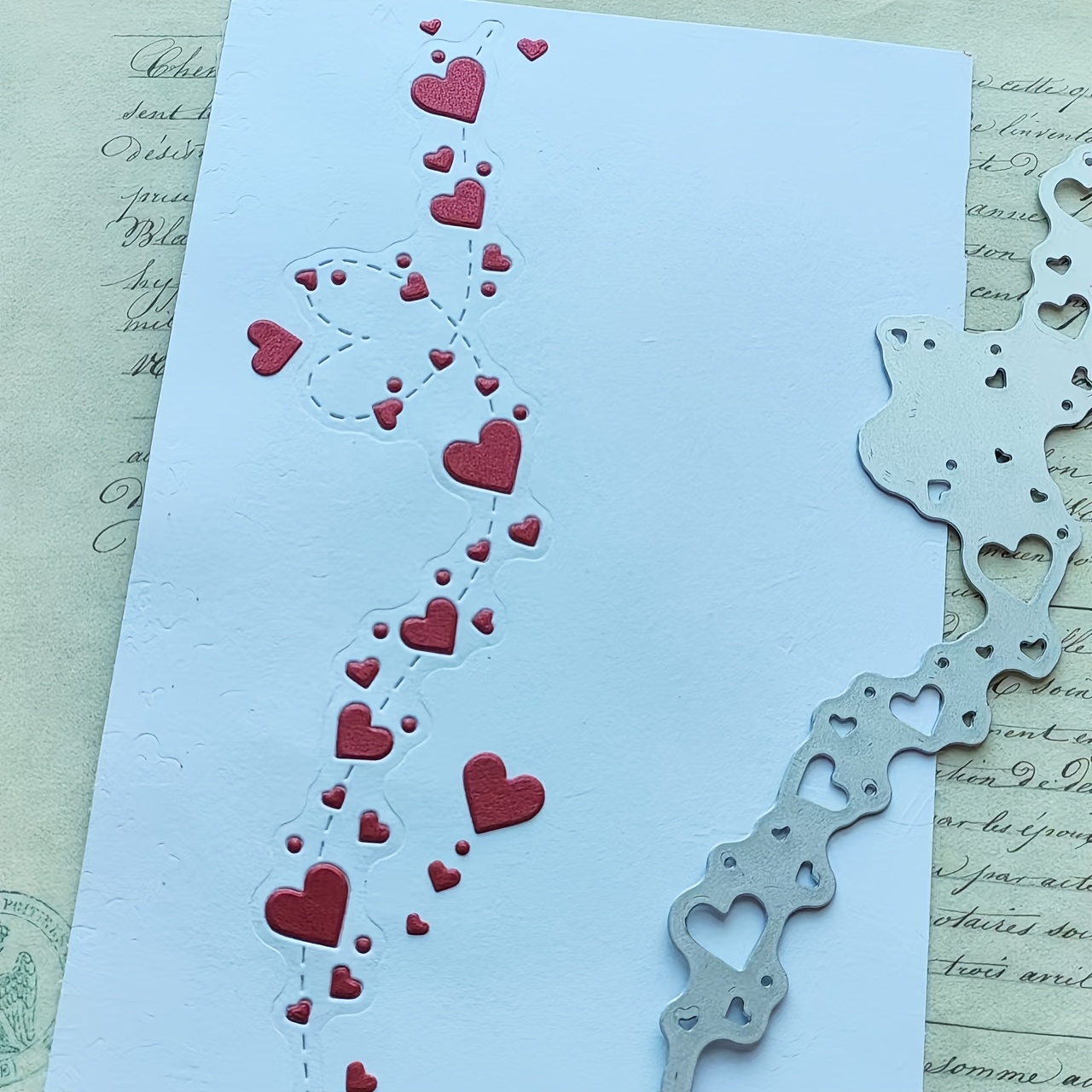 Fustelle in metallo a forma di cuore, con cornice ad albero, fustelle