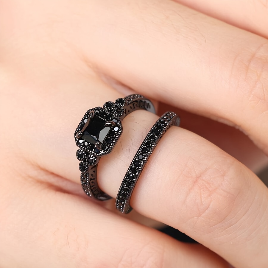 

2pcs/set Gothic Vintage Black Copper Zirconia Rings For Women, Fashionable Retro Style Jewelry, Stylish Dark Zircon Band, Goth Accessories