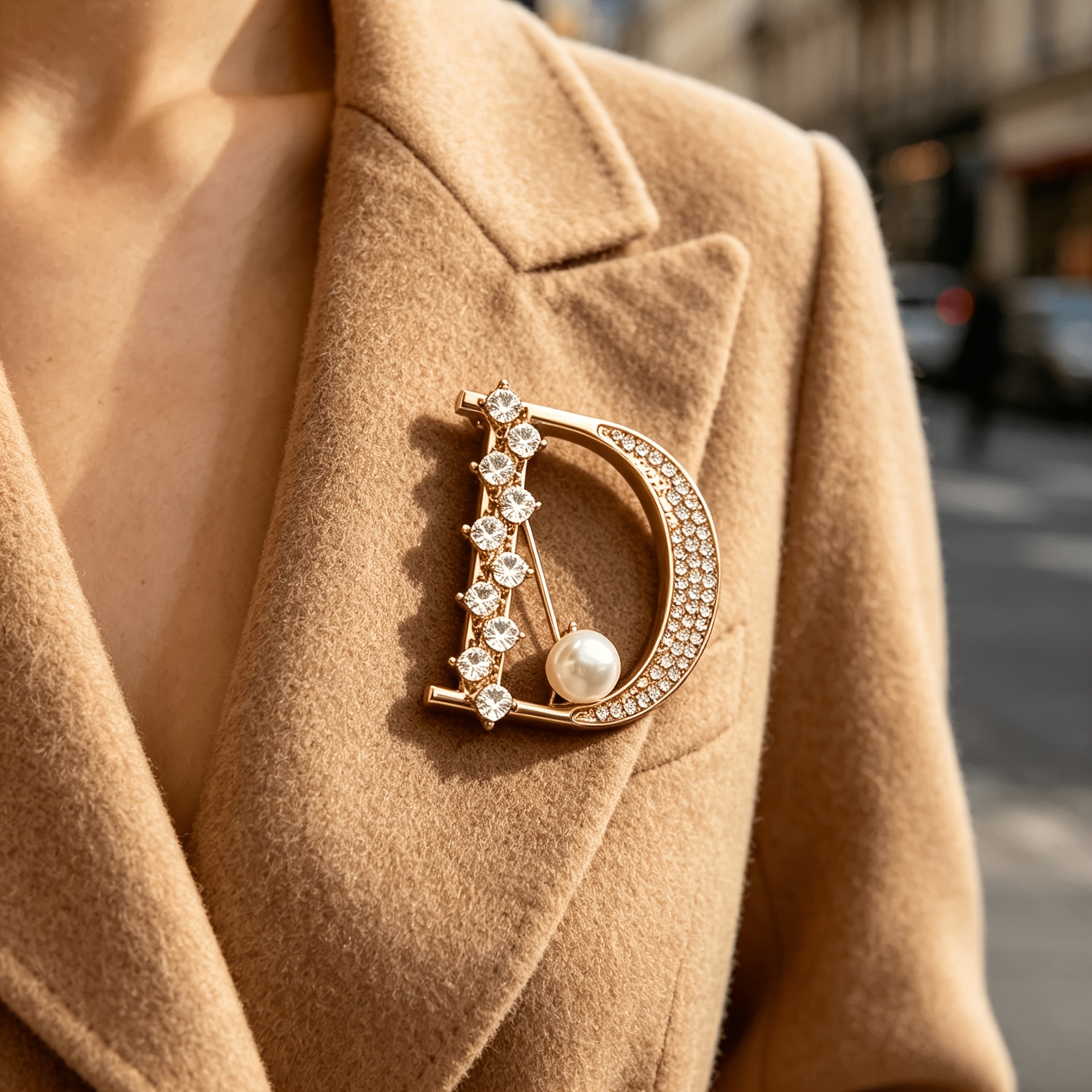 Retro Golden Letter 'D' Brooch, Elegant Coat Pin