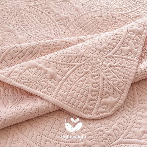 lightweight quilted comforter 1 and breathable white bedspread coin pattern quilt quilt holiday gifts for experience excludes pillowcasesall