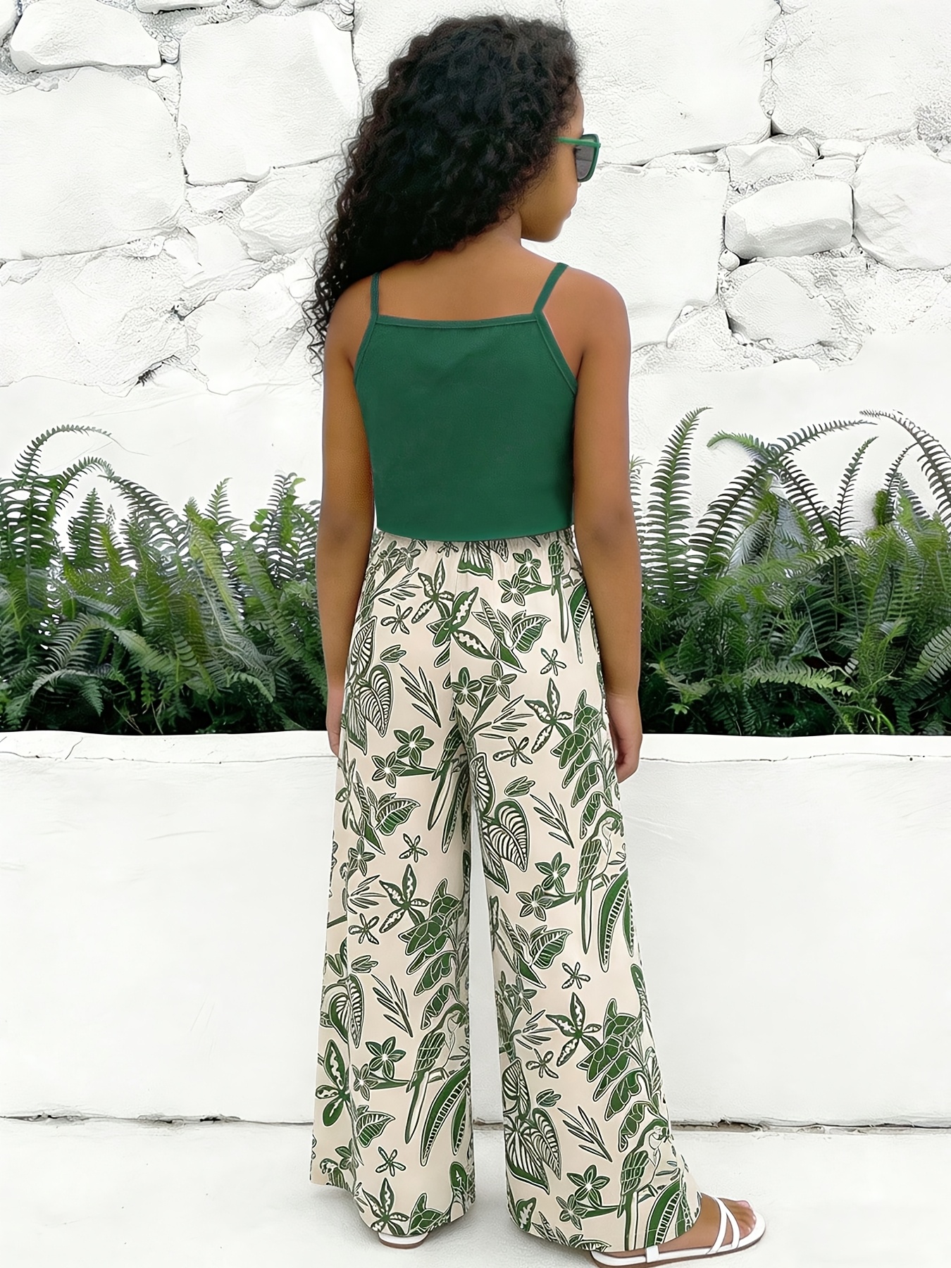 conjunto de vacaciones  , top de tirantes con volantes escalonados y pantalones anchos estampados, elegante y  ,   para    , viajes a  , fotografía y más, para exteriores