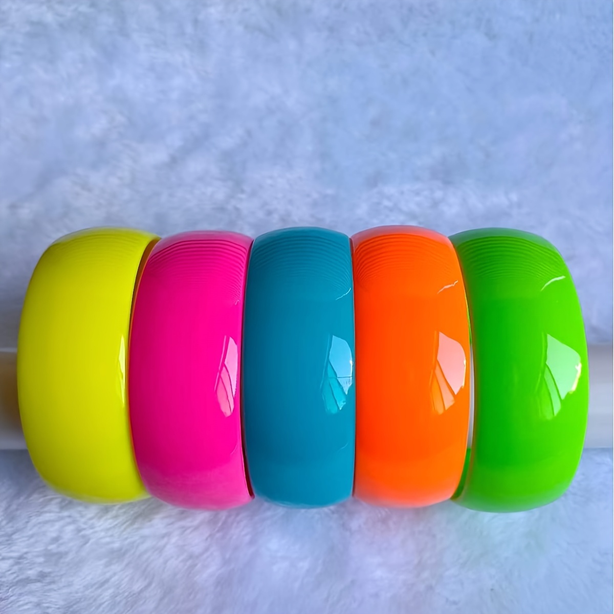TEMU 5pcs Cute And Delicate Acrylic Bracelet Set - Geometric Colorful Plastic Bracelets, Featuring A Lovely And , Perfect For Daily Wear And Parties,