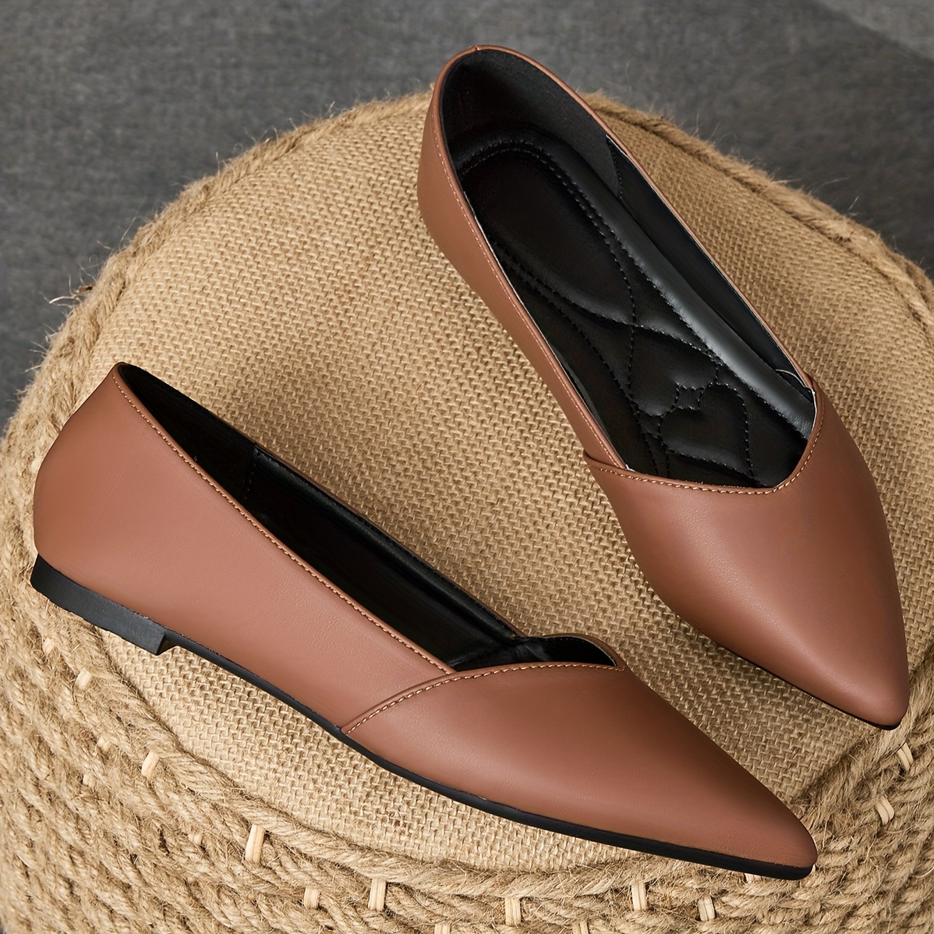 A Pair of Women'S New Versatile Pointed-Loafer Brown Flats, Featuring And  Light Cushioned Design, Suitable for