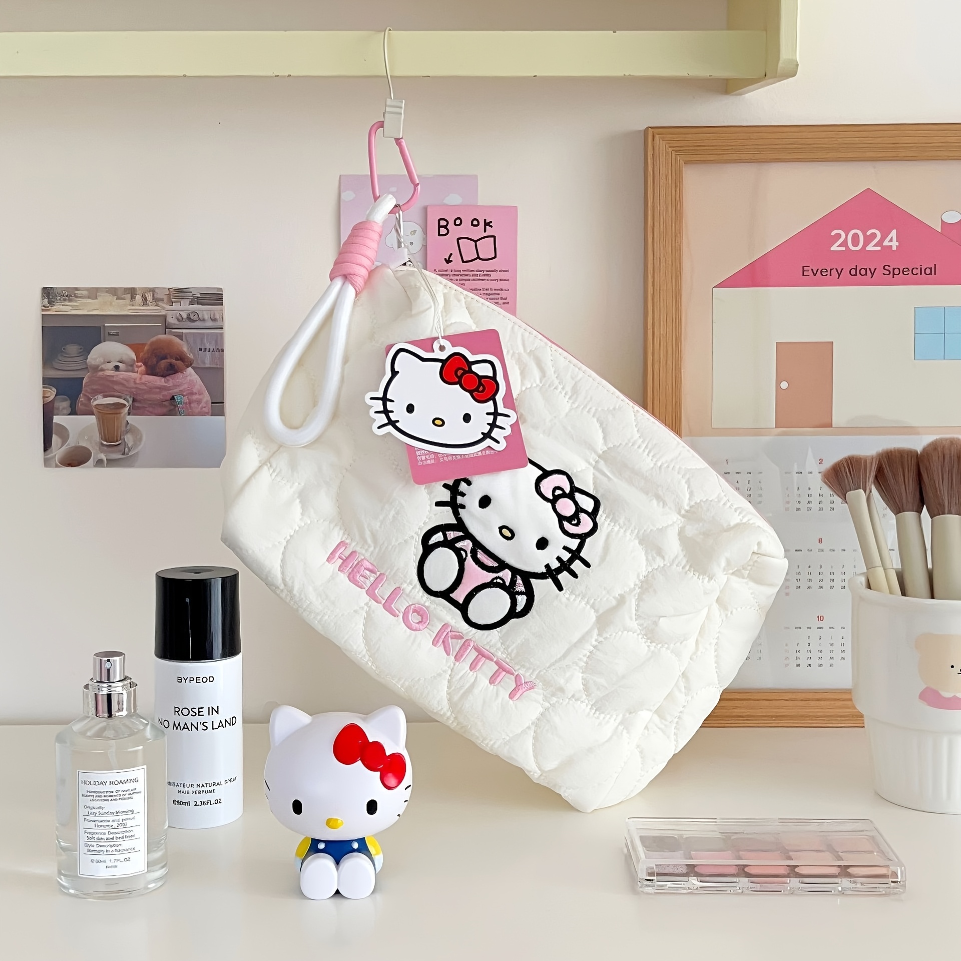 

Sanrio Hello Kitty Canvas Cosmetic Bag, Large Capacity, Cute Cartoon Design, Unscented, Women's Handheld Makeup Organizer, Random Printing, White