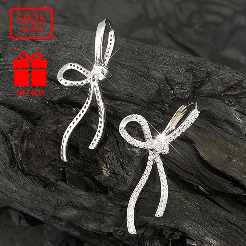 

Boucles d'oreilles papillon de luxe Vana pour femmes, ensemble de 2 pièces en argent sterling 925 avec synthétique, clous d'oreilles tendance pour un et cadeau (poids ' 3,3 g)