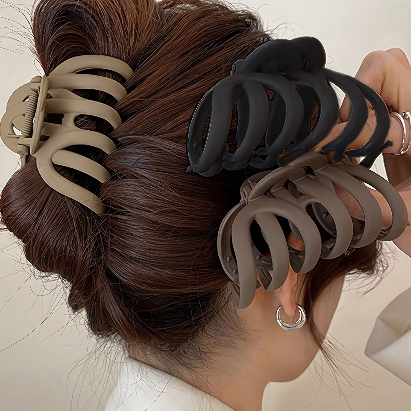 Image of 3pcs Large Non-slip Plastic Hair Clips For Women - Elegant Pumpkin Design In Beige, , Stylish And Simple For Everyday Use, Travel, And Vacation, Hair Accessories